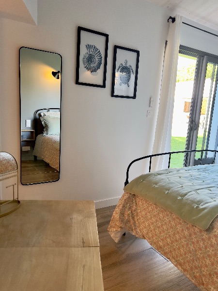 Photo 19 : CHAMBRE d'une maison située à La Flotte, île de Ré.