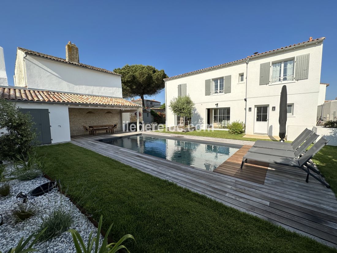 Photo 1 : EXTERIEUR d'une maison située à Loix, île de Ré.