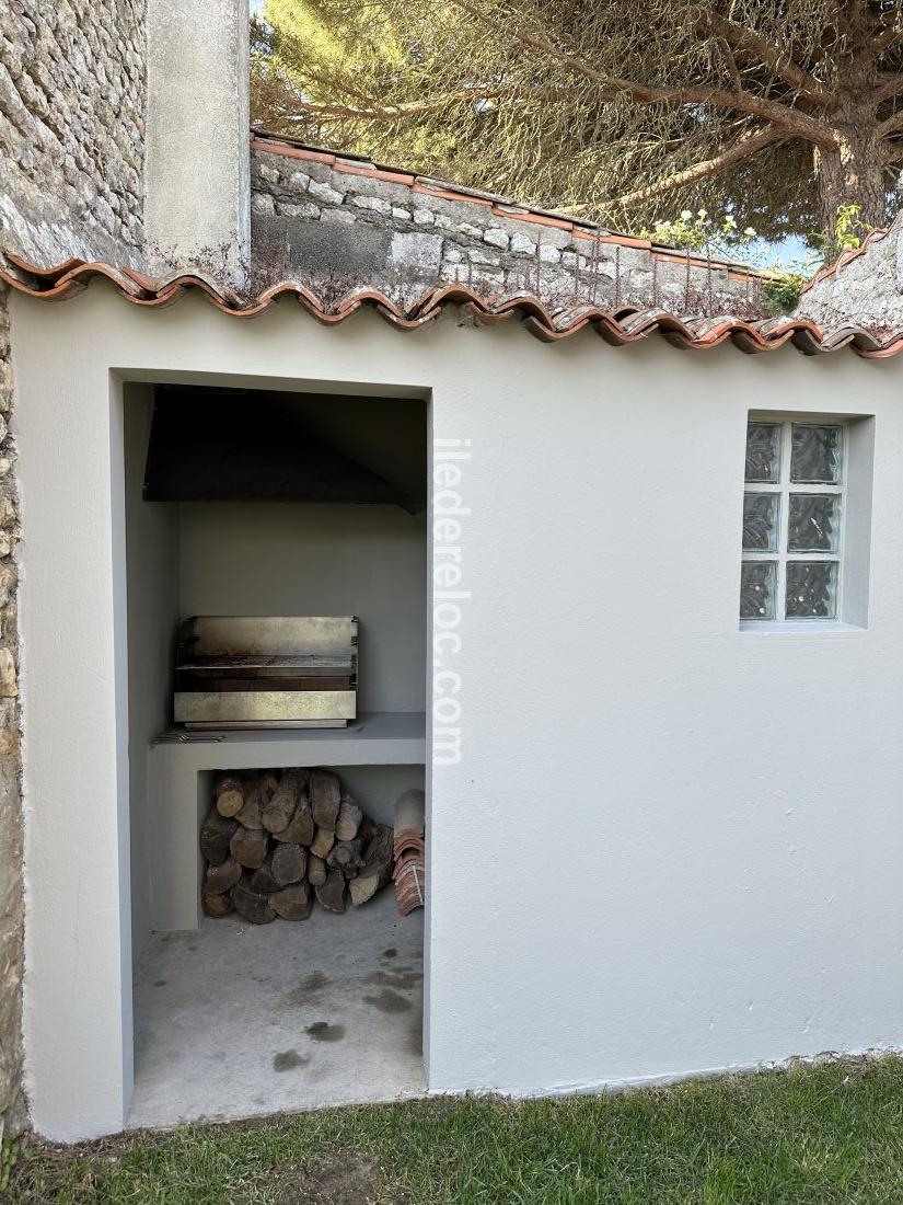 Photo 8 : EXTERIEUR d'une maison située à Loix, île de Ré.