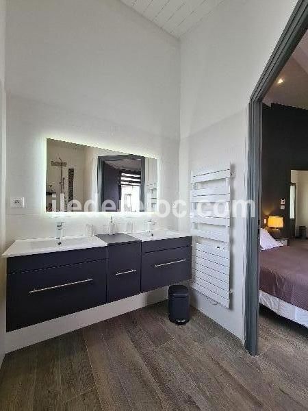 Photo 18 : SALLEDEBAIN d'une maison située à Le Bois-Plage-en-Ré, île de Ré.