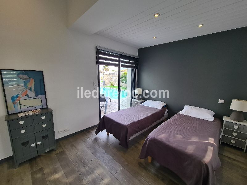 Photo 19 : CHAMBRE d'une maison située à Le Bois-Plage-en-Ré, île de Ré.