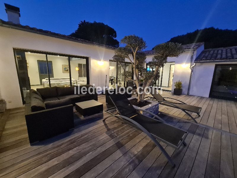 Photo 8 : TERRASSE d'une maison située à Le Bois-Plage-en-Ré, île de Ré.