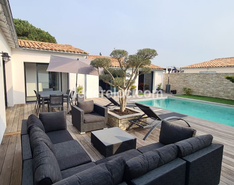 Photo 1 : TERRASSE d'une maison située à Le Bois-Plage-en-Ré, île de Ré.