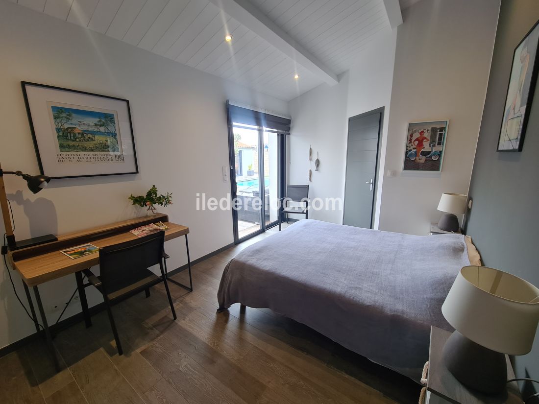 Photo 17 : CHAMBRE d'une maison située à Le Bois-Plage-en-Ré, île de Ré.
