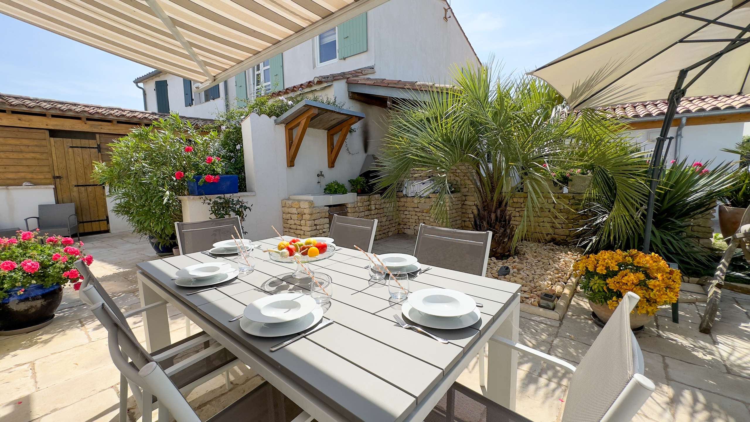 Photo 1 :  d'une maison située à Loix, île de Ré.