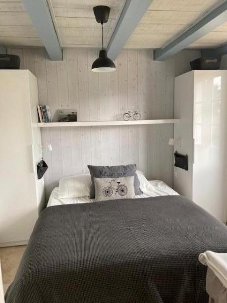 Photo 6 : CHAMBRE d'une maison située à Ars, île de Ré.