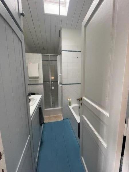 Photo 7 : SALLEDEBAIN d'une maison située à Ars, île de Ré.