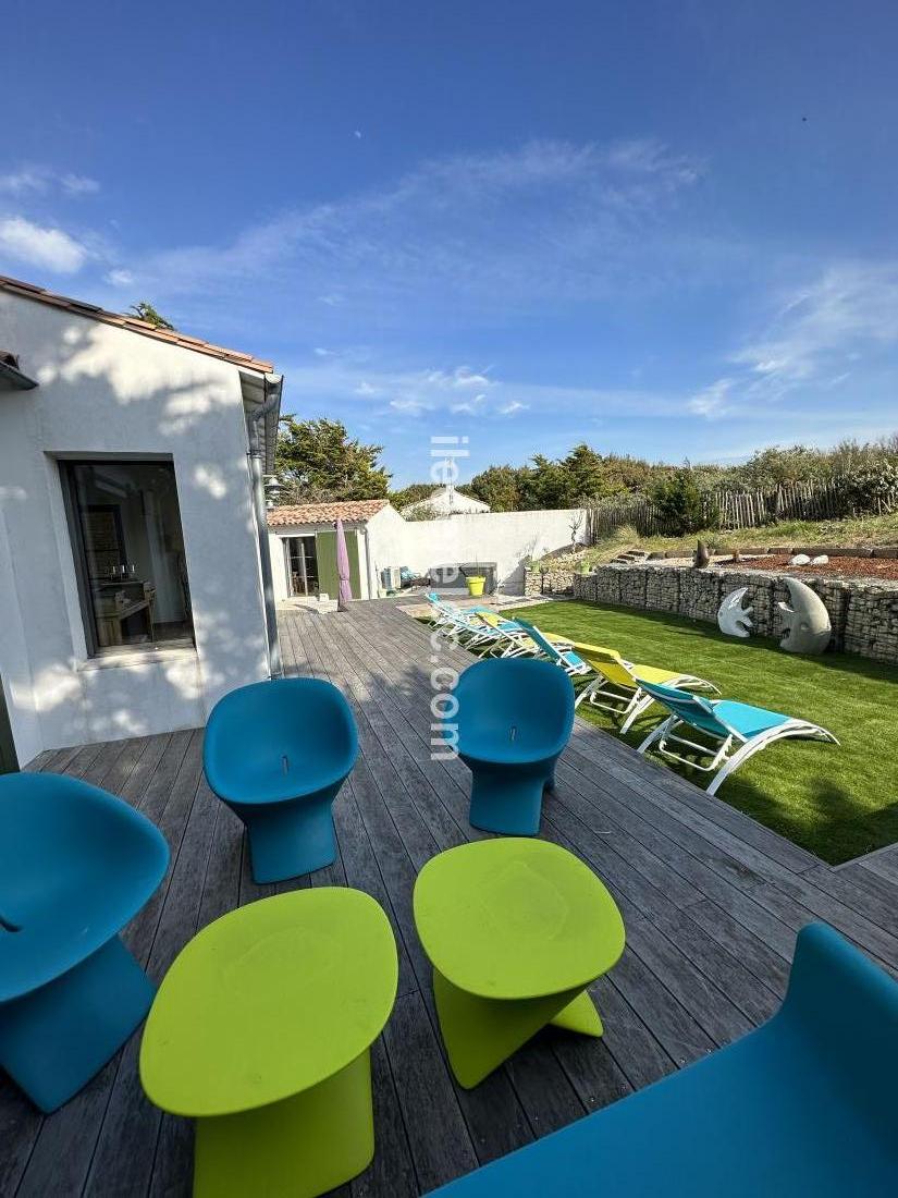 Photo 10 : TERRASSE d'une maison située à Le Bois-Plage-en-Ré, île de Ré.