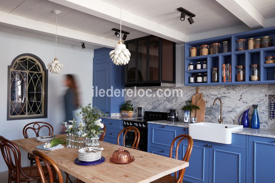 Photo 1 : CUISINE d'une maison située à Le Bois-Plage-en-Ré, île de Ré.