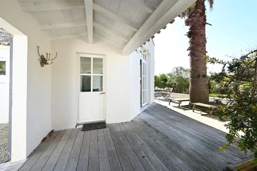 Photo 14 : EXTERIEUR d'une maison située à Les Portes-en-Ré, île de Ré.