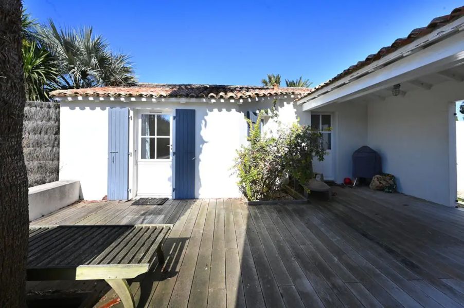 Photo 9 : EXTERIEUR d'une maison située à Les Portes-en-Ré, île de Ré.