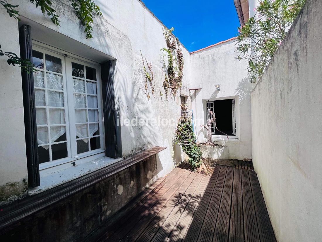 Photo 48 : EXTERIEUR d'une maison située à La Flotte-en-Ré, île de Ré.