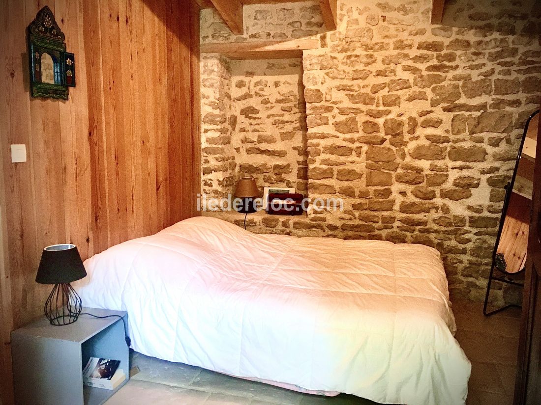 Photo 28 : CHAMBRE d'une maison située à La Flotte-en-Ré, île de Ré.