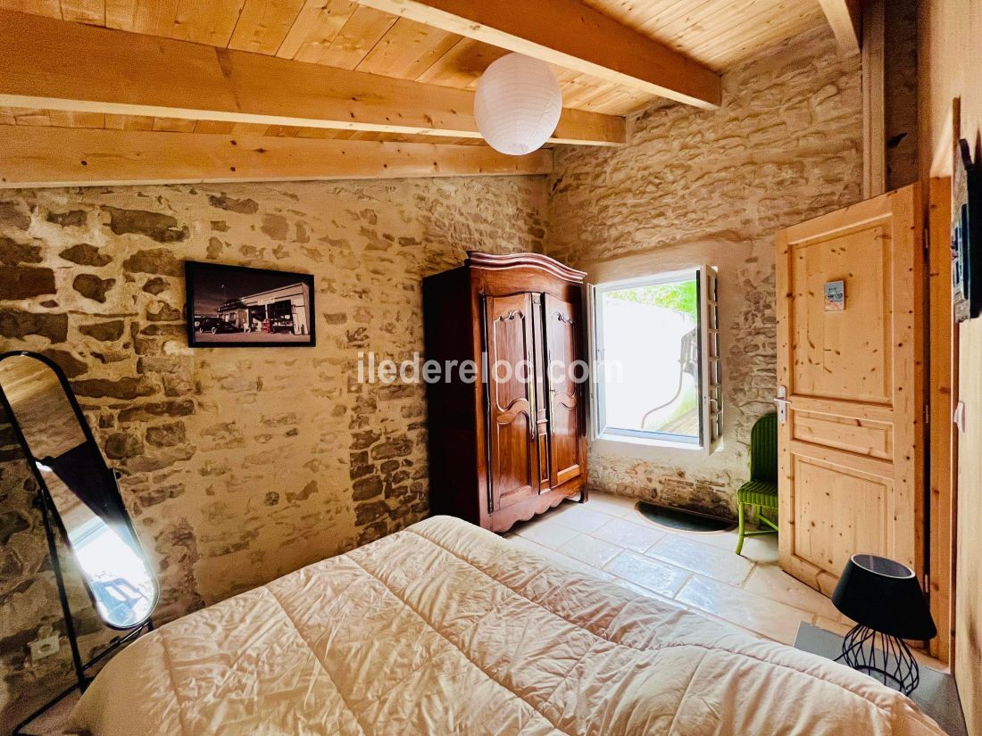 Photo 29 : CHAMBRE d'une maison située à La Flotte-en-Ré, île de Ré.