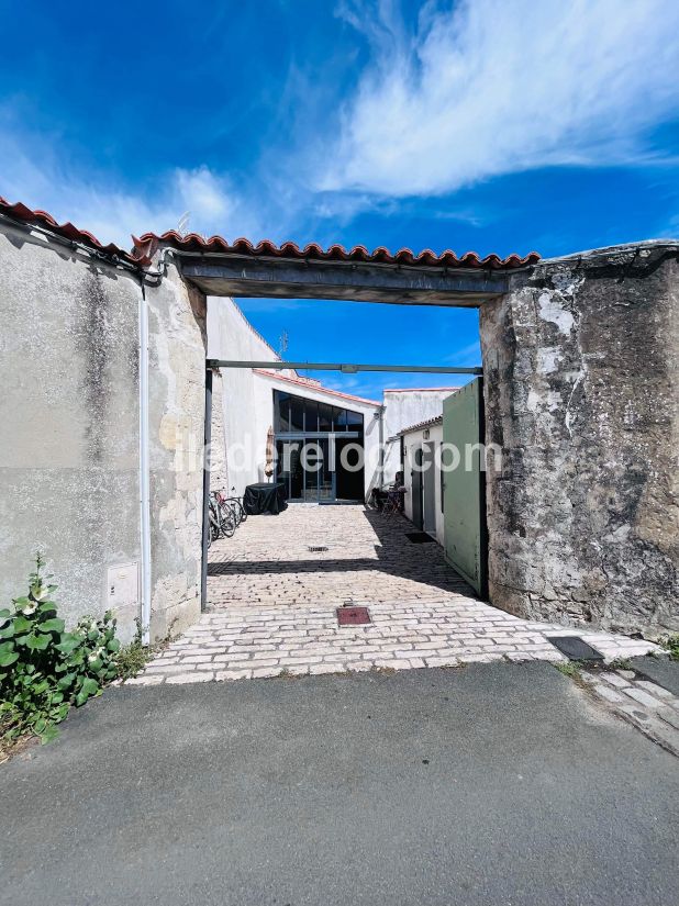 Photo 3 : EXTERIEUR d'une maison située à La Flotte-en-Ré, île de Ré.