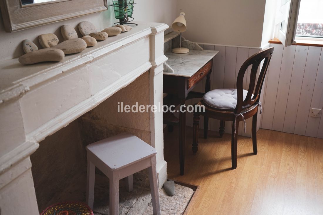 Photo 10 : CHAMBRE d'une maison située à Saint-Clément-des-Baleines, île de Ré.