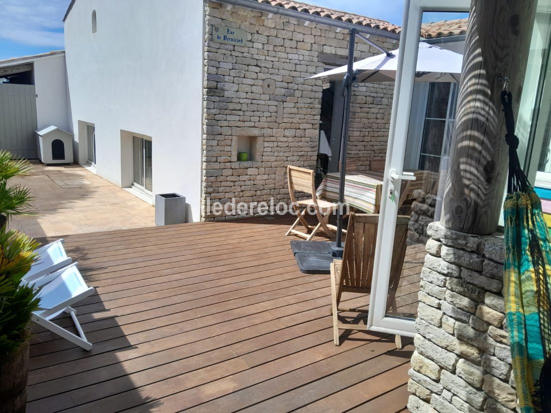 Photo 3 : TERRASSE d'une maison située à Ars en Ré, île de Ré.