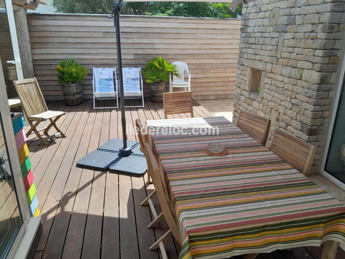 Photo 2 : TERRASSE d'une maison située à Ars en Ré, île de Ré.