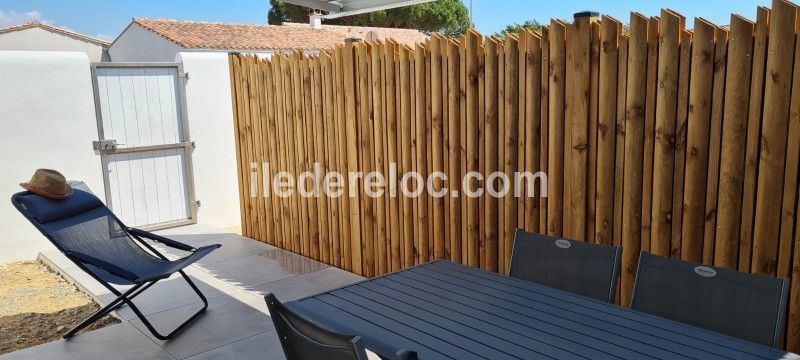 Photo 8 : TERRASSE d'une maison située à Le Bois-Plage-en-Ré, île de Ré.