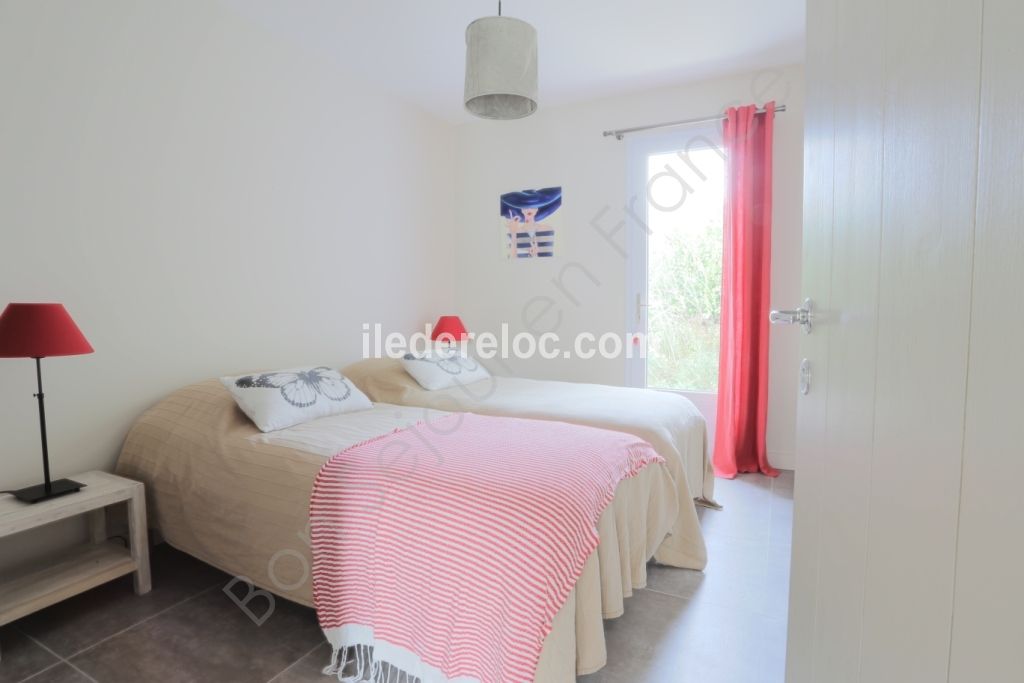 Photo 8 : CHAMBRE d'une maison située à Le Bois-Plage-en-Ré, île de Ré.