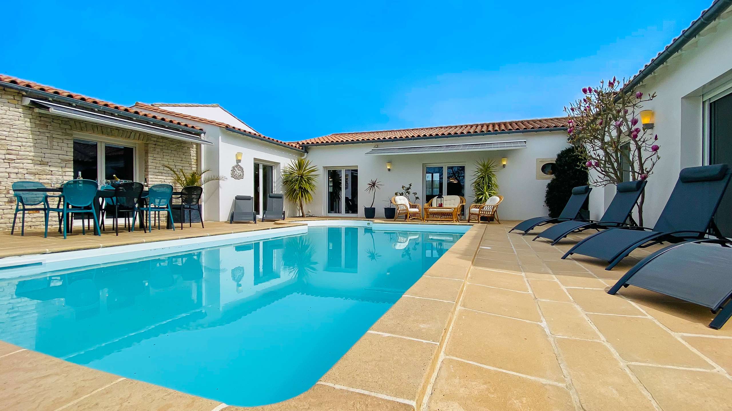 Photo 3 :  d'une maison située à Saint-Martin-de-Ré, île de Ré.