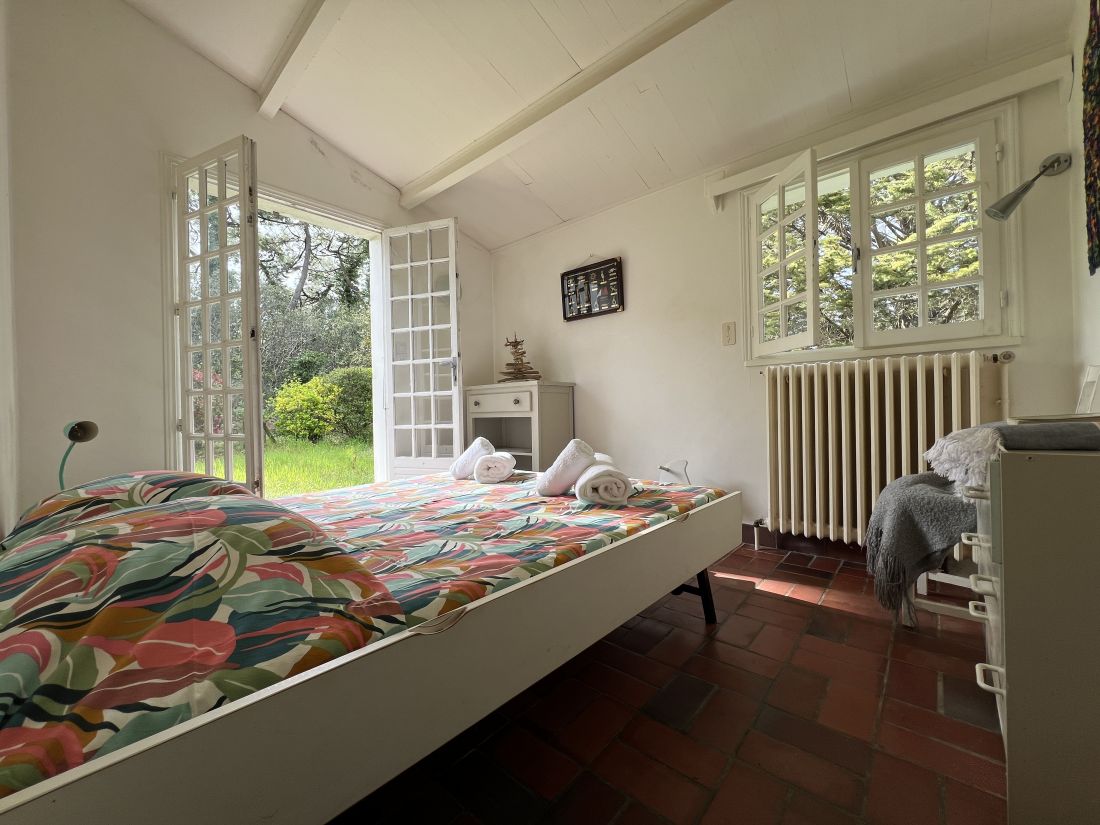 Photo 14 : CHAMBRE d'une maison située à La Flotte-en-Ré, île de Ré.