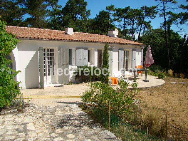 Photo 6 : EXTERIEUR d'une maison située à La Flotte-en-Ré, île de Ré.