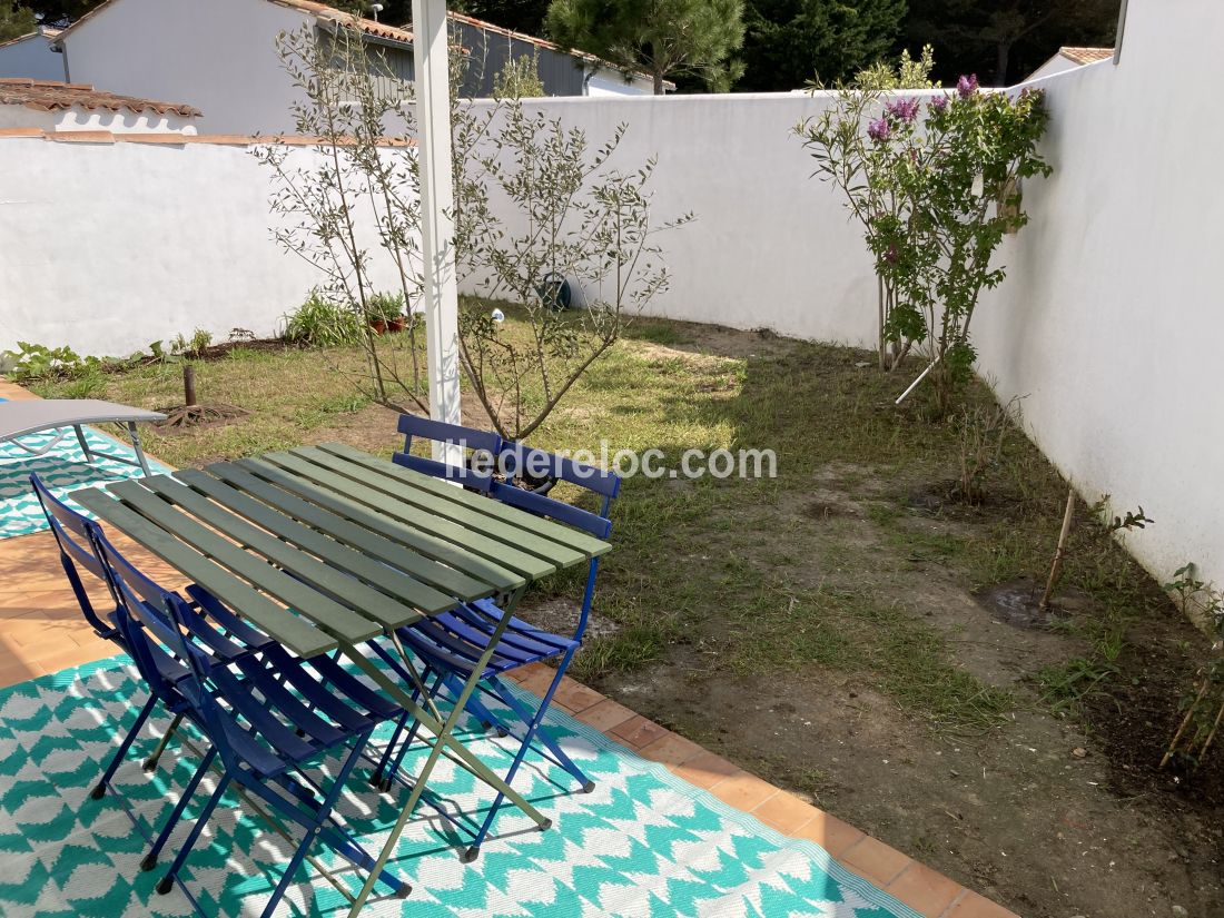 Photo 3 : JARDIN d'une maison située à Le Bois-Plage-en-Ré, île de Ré.