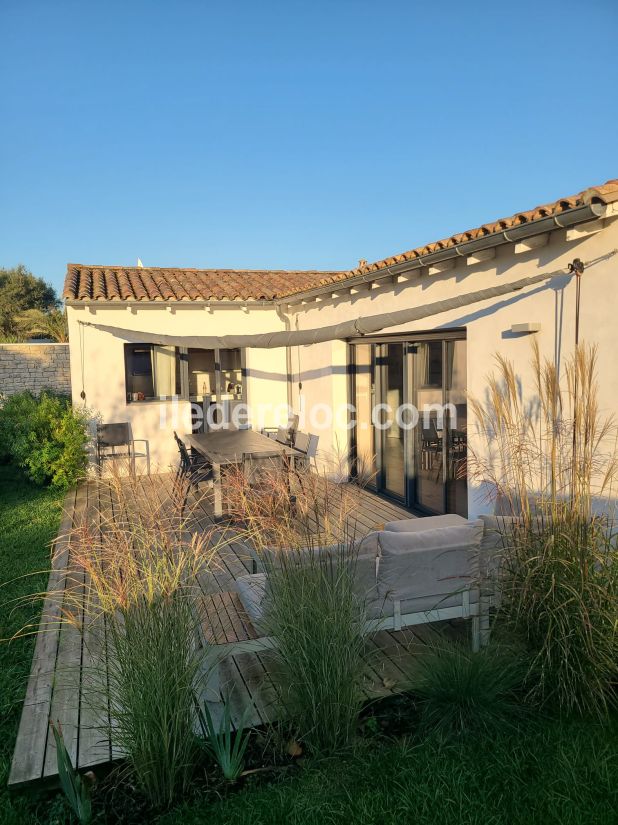 Photo 31 : TERRASSE d'une maison situ&eacute;e &agrave; Sainte-Marie-de-R&eacute;, &icirc;le de R&eacute;.