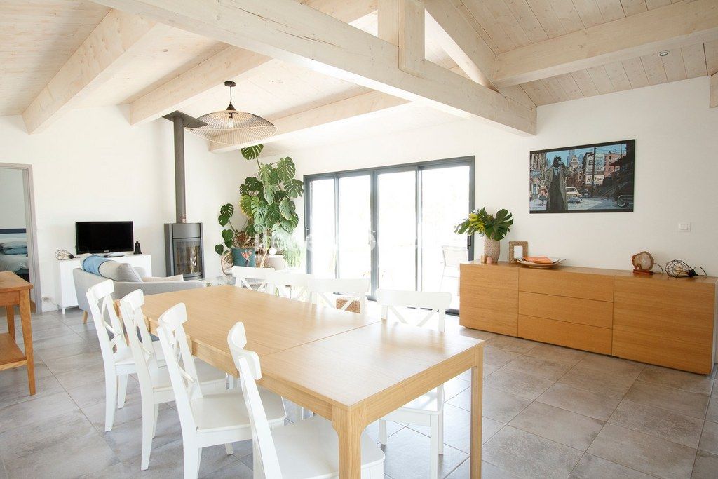 Photo 10 : SEJOUR d'une maison situ&eacute;e &agrave; Sainte-Marie-de-R&eacute;, &icirc;le de R&eacute;.