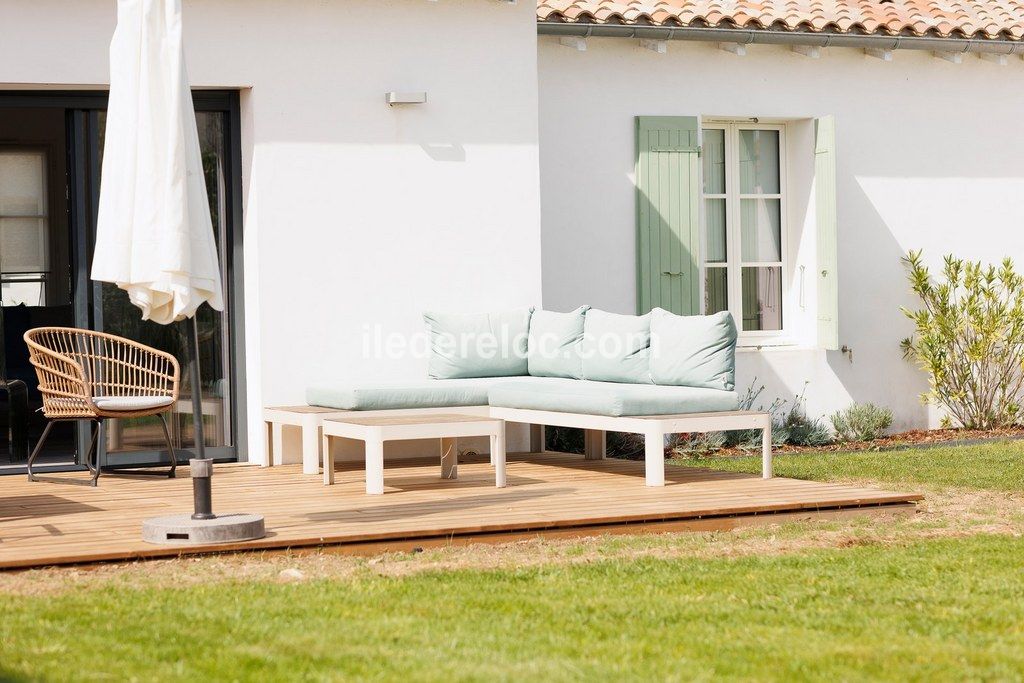 Photo 8 : TERRASSE d'une maison situ&eacute;e &agrave; Sainte-Marie-de-R&eacute;, &icirc;le de R&eacute;.