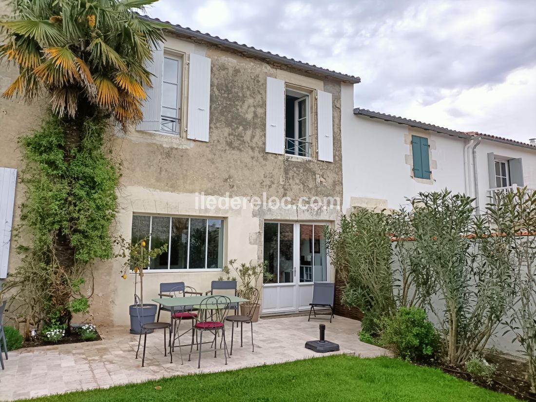 Photo 2 : EXTERIEUR d'une maison située à Le Bois-Plage-en-Ré, île de Ré.