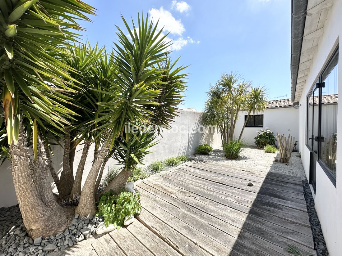 Photo 21 : JARDIN d'une maison située à Sainte-Marie-de-Ré, île de Ré.