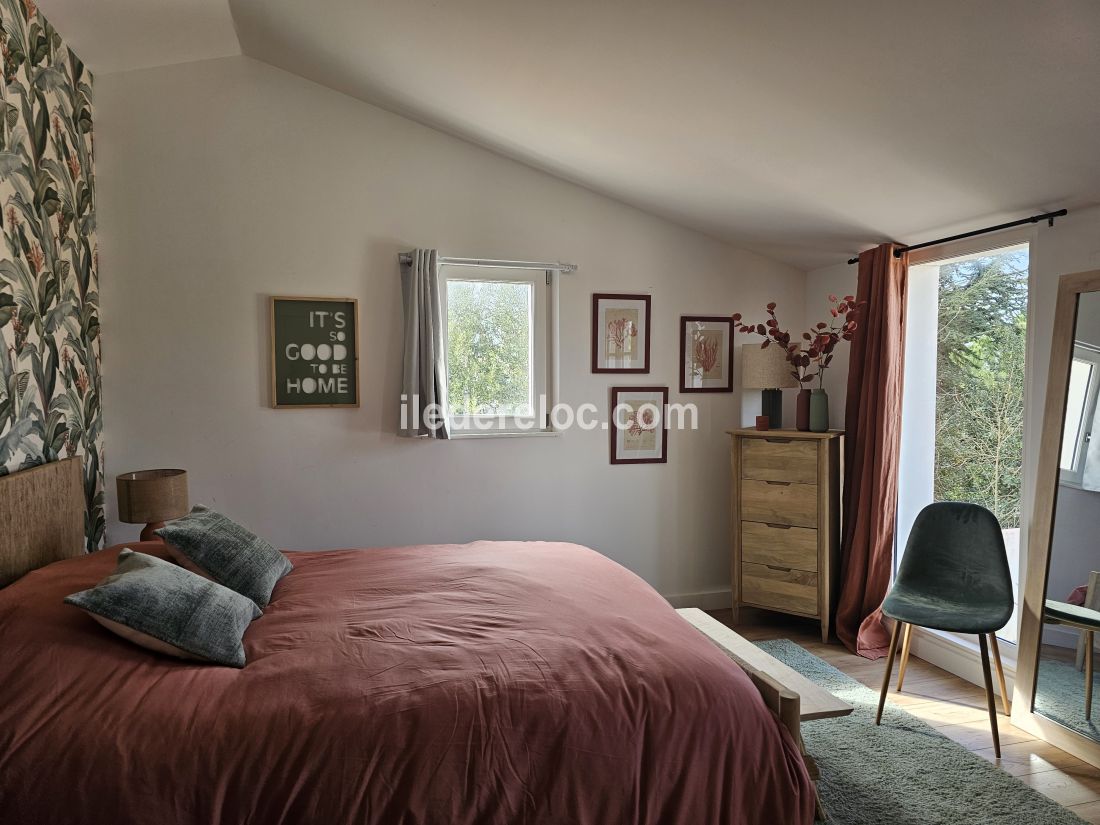 Photo 13 : CHAMBRE d'une maison située à Loix, île de Ré.