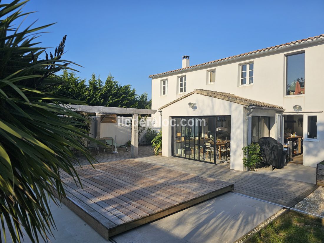 Photo 2 : EXTERIEUR d'une maison située à Loix, île de Ré.