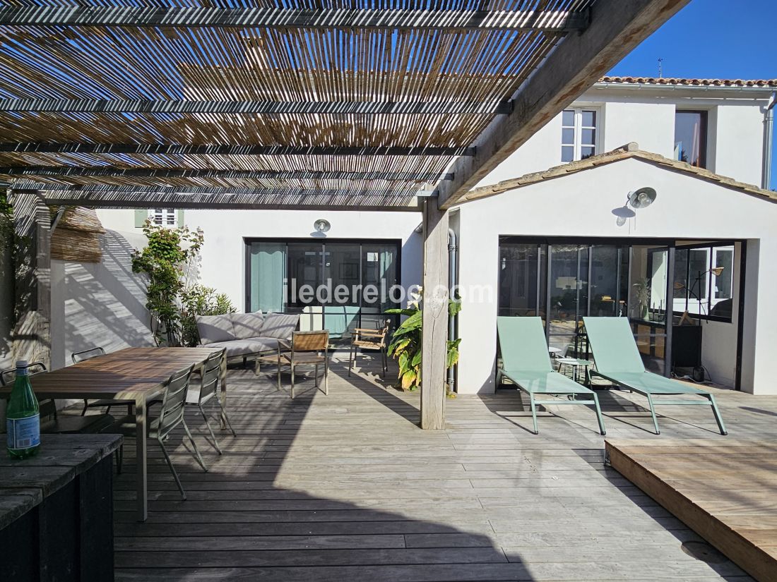 Photo 23 : TERRASSE d'une maison située à Loix, île de Ré.