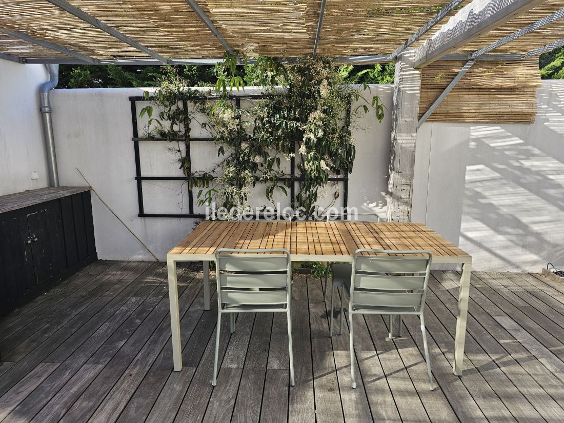 Photo 24 : TERRASSE d'une maison située à Loix, île de Ré.