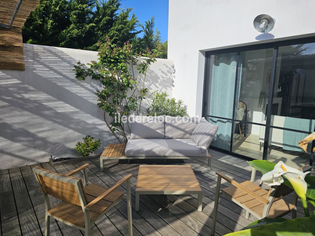 Photo 25 : TERRASSE d'une maison située à Loix, île de Ré.