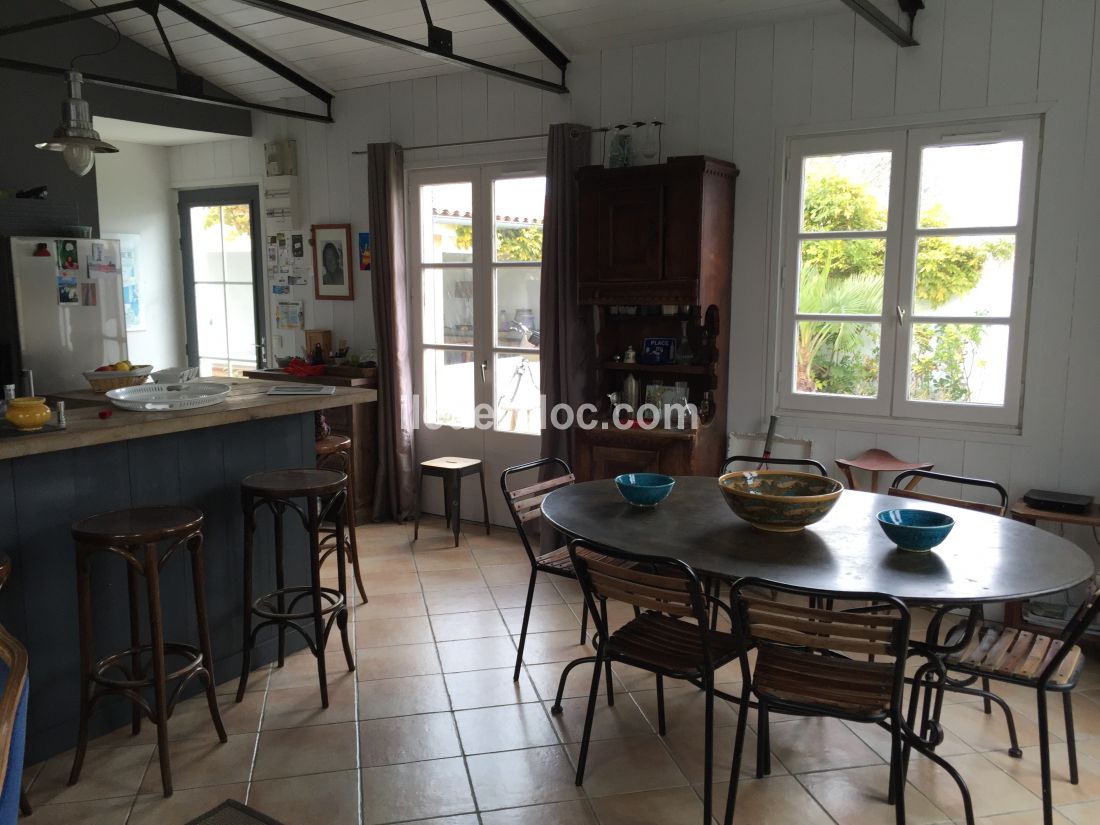 Photo 5 : SEJOUR d'une maison située à Loix, île de Ré.