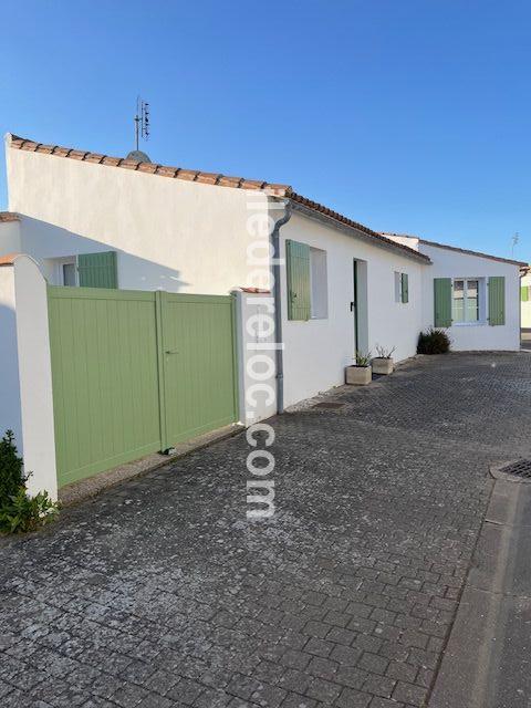 Photo 31 : EXTERIEUR d'une maison située à Le Bois-Plage-en-Ré, île de Ré.