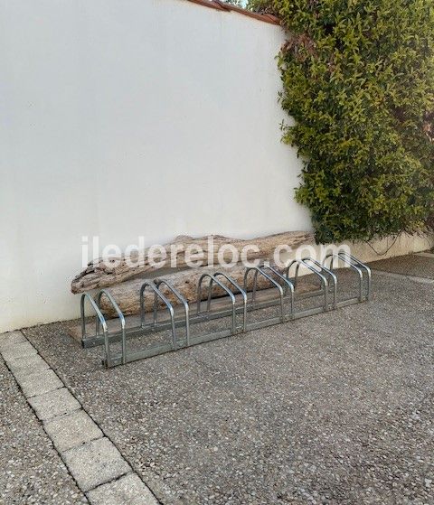 Photo 30 : PATIO d'une maison située à Le Bois-Plage-en-Ré, île de Ré.