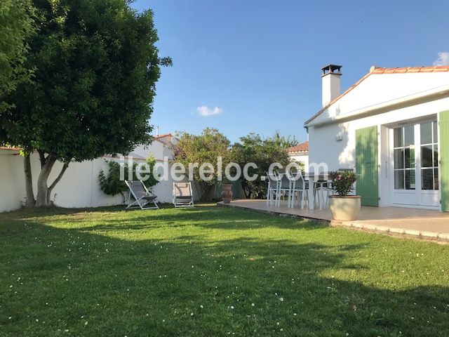 Photo 23 : JARDIN d'une maison située à Le Bois-Plage-en-Ré, île de Ré.