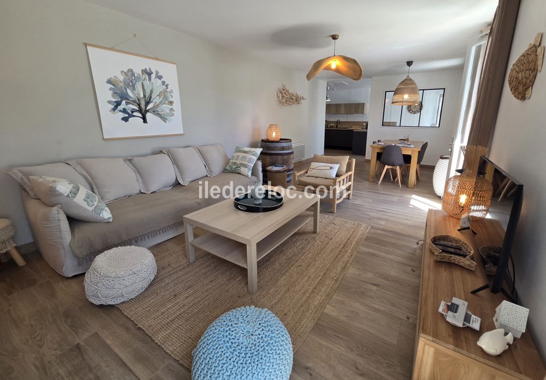 Photo 9 : SEJOUR d'une maison situ&eacute;e &agrave; Saint-Martin-de-R&eacute;, &icirc;le de R&eacute;.