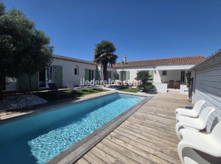 Ile de Ré:Maison de charme avec piscine chauffée, 3 chambres, proche port, plage st martin