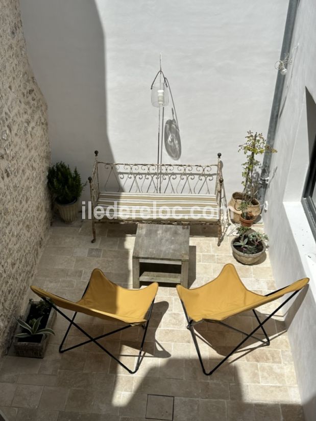 Photo 18 : JARDIN d'une maison située à Ars en Ré, île de Ré.