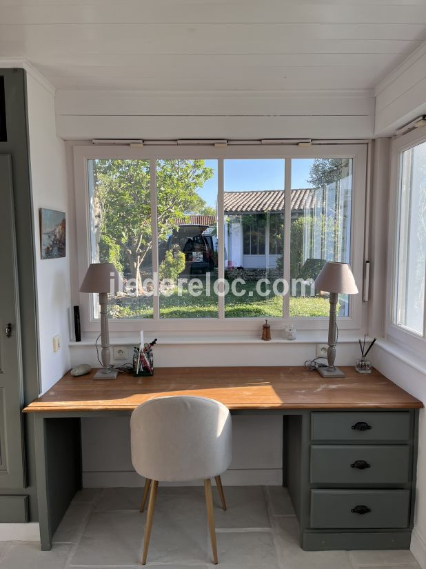 Photo 11 : BUREAU d'une maison situ&eacute;e &agrave; Loix, &icirc;le de R&eacute;.