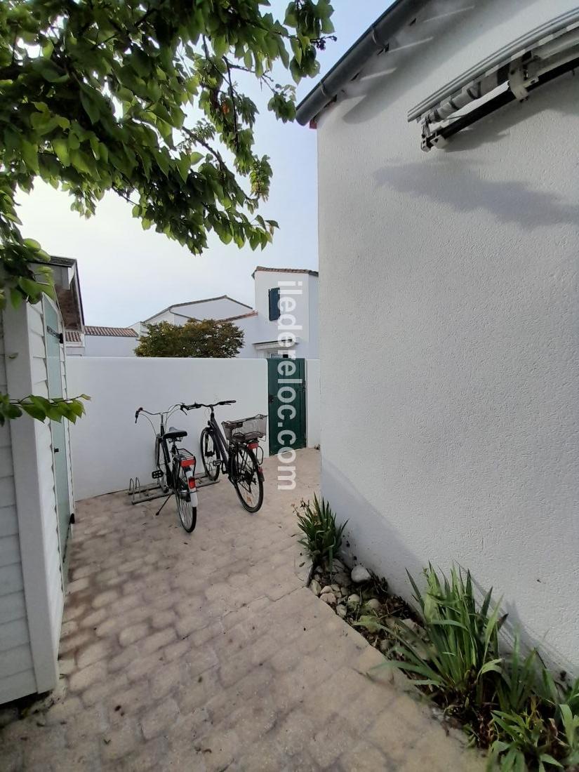 Photo 3 : NC d'une maison située à La Flotte, île de Ré.