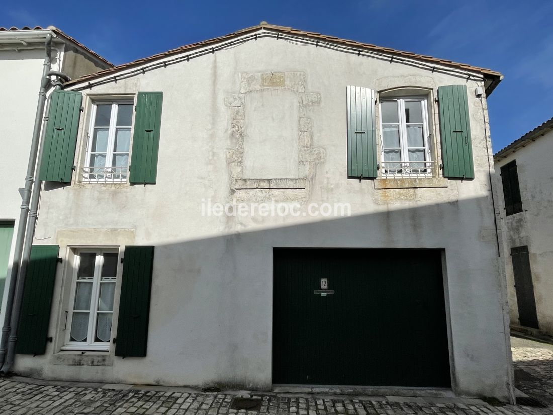 Photo 2 : EXTERIEUR d'une maison située à Sainte-Marie-de-Ré, île de Ré.