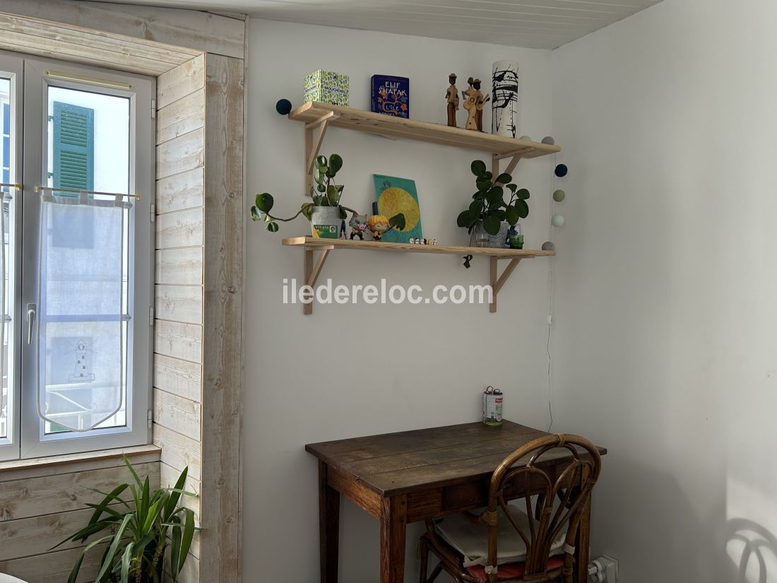 Photo 15 : CHAMBRE d'une maison située à Sainte-Marie-de-Ré, île de Ré.