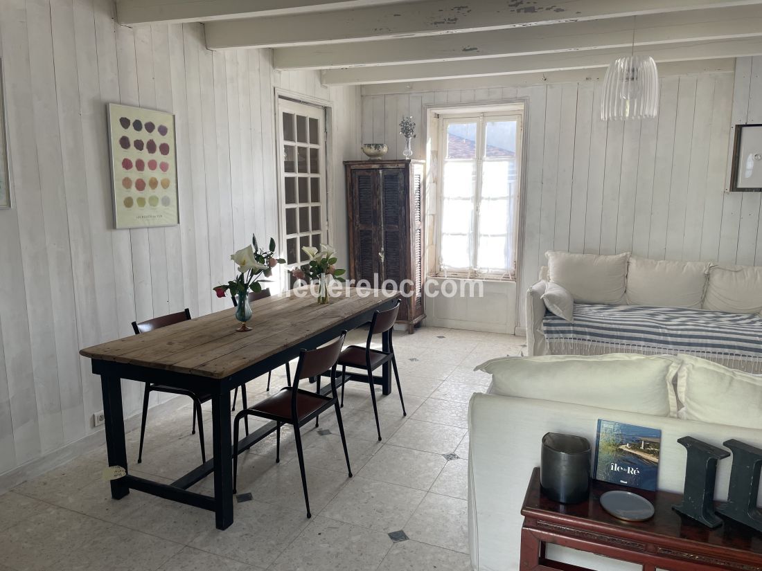 Photo 9 : SEJOUR d'une maison située à La Couarde-sur-mer, île de Ré.